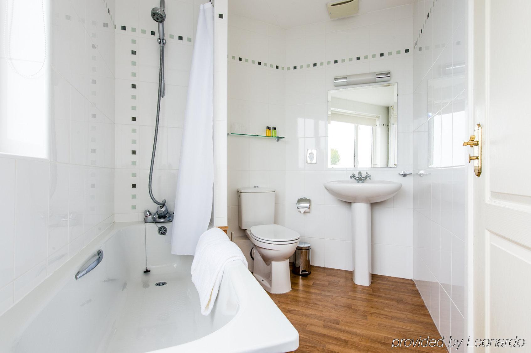 The Samares Coast Hotel & Apartments Saint Helier Jersey 객실 사진